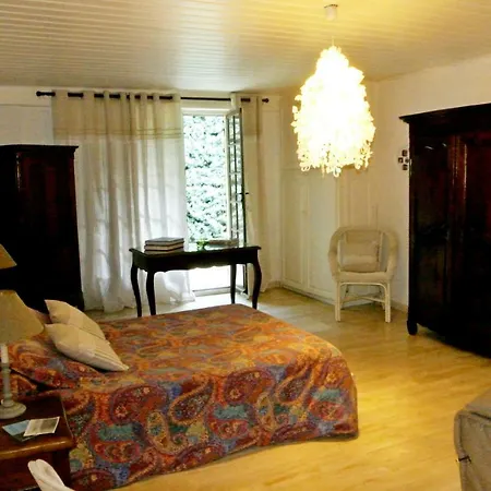 D'hotes Alexandre La Rouviere לינה וארוחת בוקר *