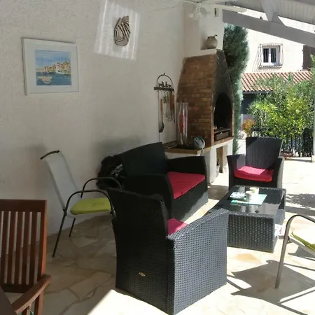 לינה וארוחת בוקר D'hotes Alexandre La Rouviere Saint-Alexandre